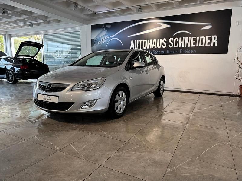 Gebraucht Opel Astra Selection 116 PS (85 kW) 2010 Silber Kombi