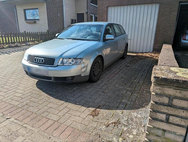 Second-hand Audi A4 131 CP (96 kW) 2001 Albastru Break