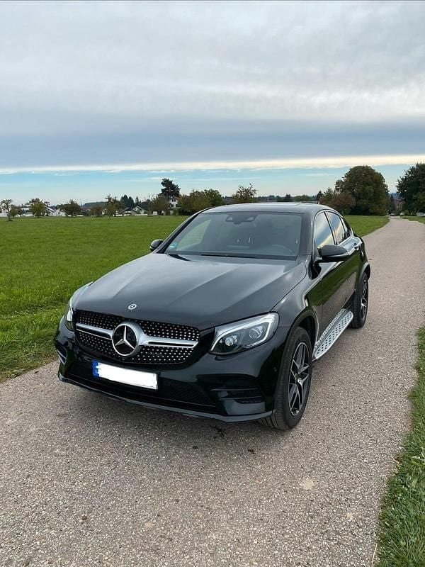 Schwarz Gebraucht 2018 Mercedes GLC350 AMG line Coupé | 34.500 € (Fairer Preis) - Bild 1/4