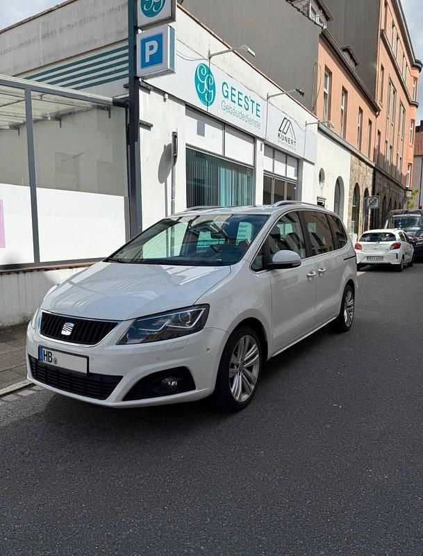 Weiß Gebraucht 2014 Seat Alhambra Stylance Van / Kleinbus | 11.500 € (Fairer Preis) - Bild 1/4