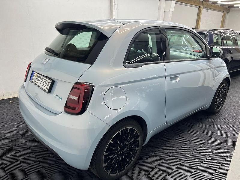 Blau Gebraucht 2022 Fiat 500e Icon | 15.990 € (Superpreis) - Bild 1/4