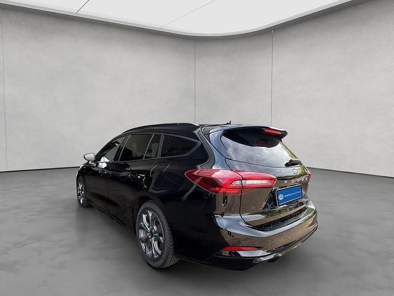 Gebraucht Ford Focus ST-Line 125 PS (91 kW) 2023 Agate black metallic Kombi