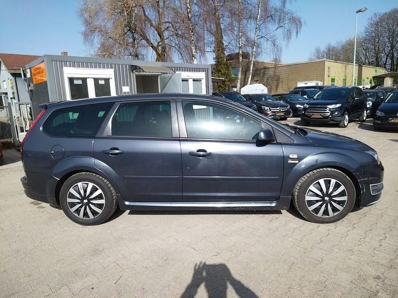 Gebraucht Ford Focus Trend 136 PS (100 kW) 2007 Grau Limousine