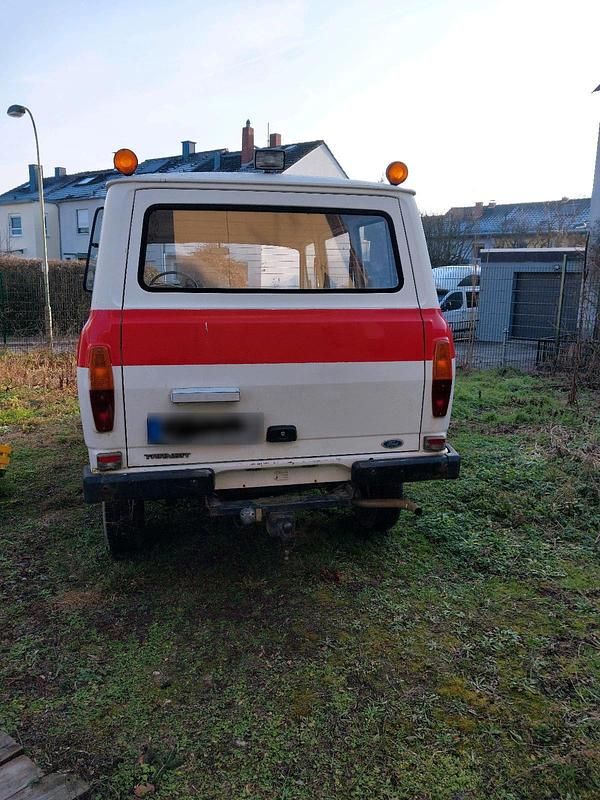 Second-hand Ford Transit 77 CP (56 kW) 1983 Monovolum