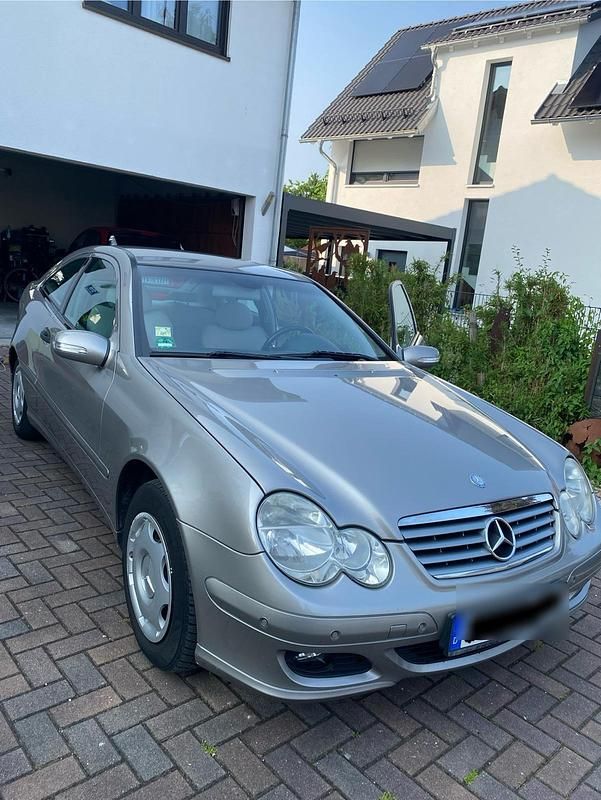 Grau Gebraucht 2004 Mercedes C200 Coupé | 999 € (Superpreis) - Bild 1/4