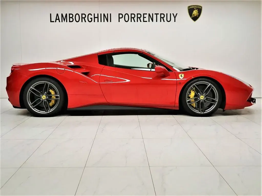 Gebraucht Ferrari 488 669 PS (492 kW) 2018 Rot Cabrio