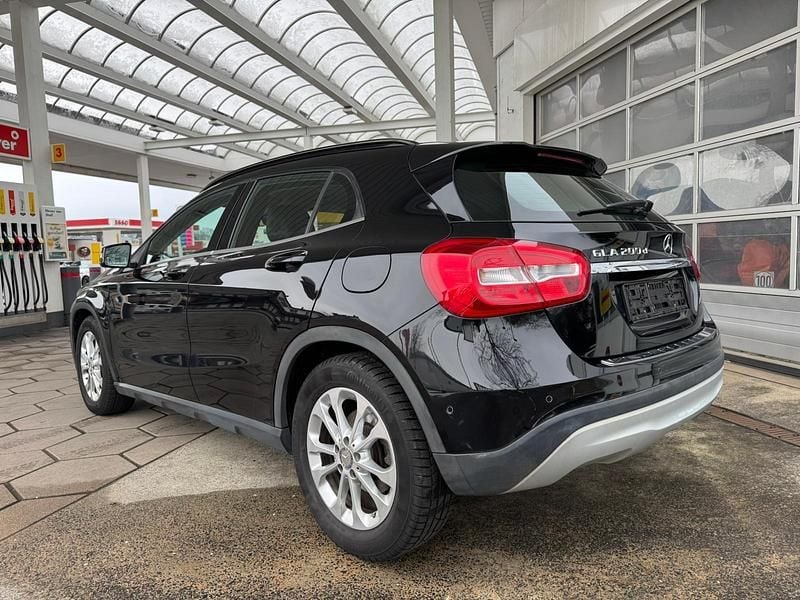 Gebraucht Mercedes GLA200 136 PS (100 kW) 2016 Schwarz SUV