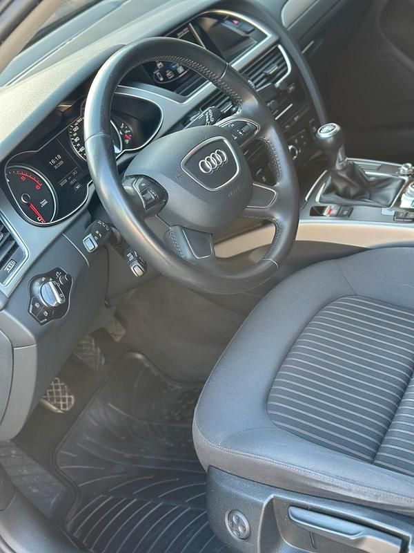 Gebraucht Audi A4 S-Line 142 PS (104 kW) 2013 Schwarz Limousine