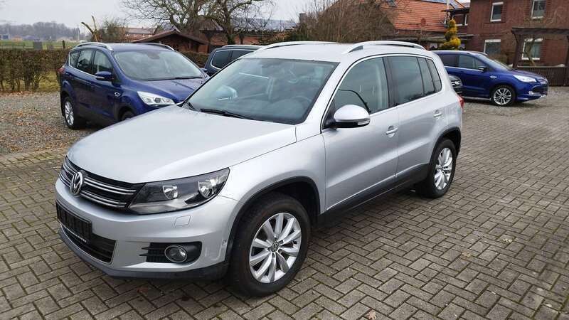 Reflexsilber metallic Gebraucht 2013 VW Tiguan Sportline SUV | 9.499 € (Superpreis) - Bild 1/4