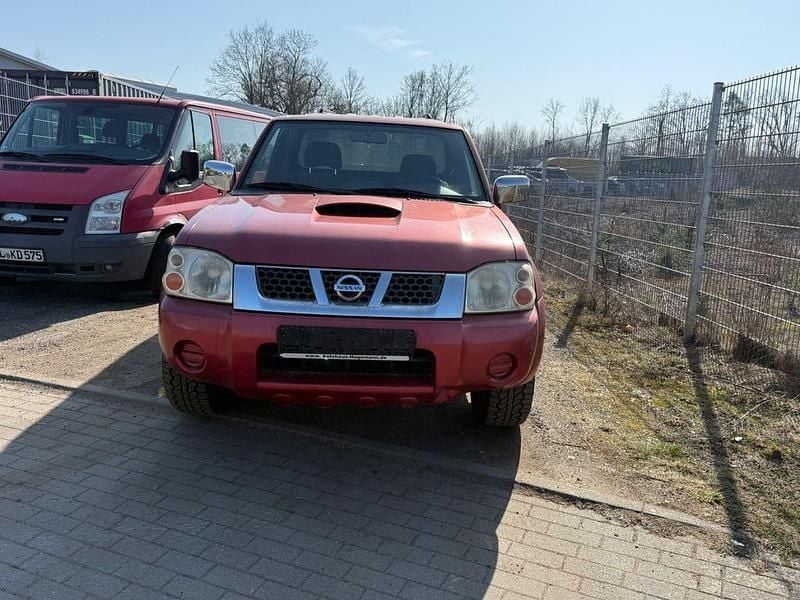 Gebraucht Nissan Navara 133 PS (97 kW) 2004 Rot Pickup