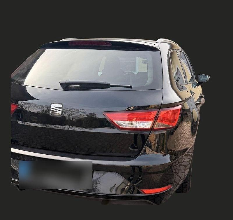 Second-hand Seat Leon Style 116 CP (85 kW) 2018 Negru Break