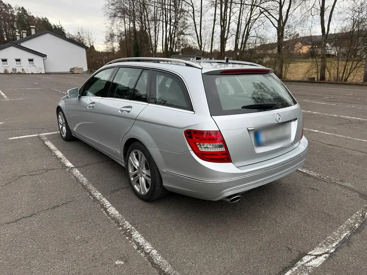 Gebraucht Mercedes C250 Avantgarde 204 PS (150 kW) 2012 Silber Kombi