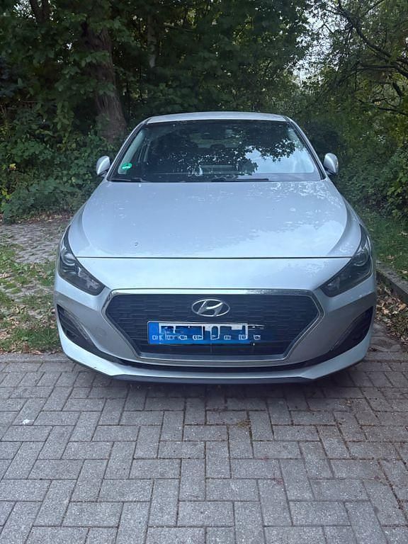 Gebraucht 2019 Hyundai i30 Premium Limousine | 13.750 € (Superpreis) - Bild 1/4