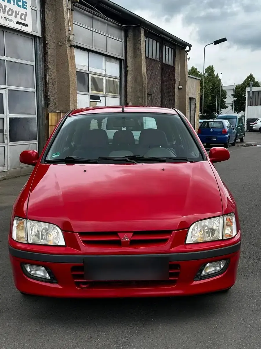 Gebraucht Mitsubishi Space Star 82 PS (60 kW) 2001 Rot Van / Kleinbus