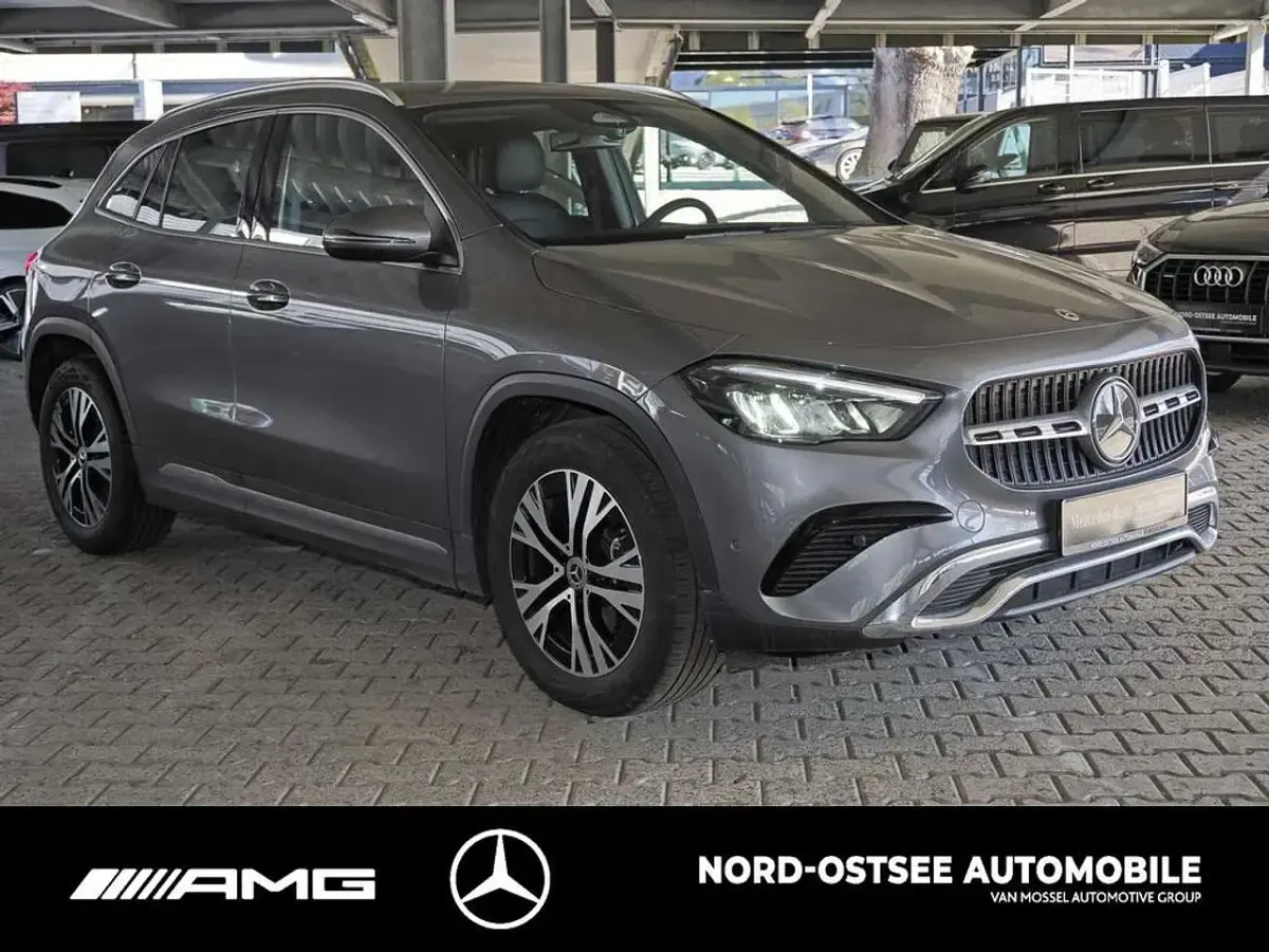 Gebraucht Mercedes GLA200 Progressive 150 PS (110 kW) 2025 Metalliclack mountaingrau SUV