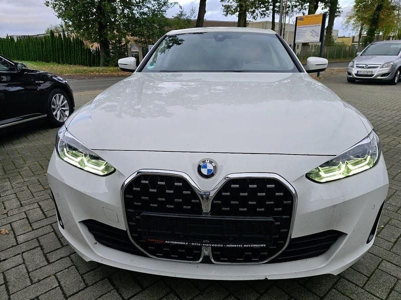 Weiß (alpinweiss iii) Gebraucht 2022 BMW 420 Gran Coupé Sport Line Coupé | 33.500 € (Superpreis) - Bild 1/4