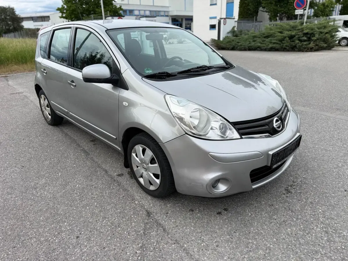 Gebraucht Nissan Note Acenta 88 PS (64 kW) 2012 Silber Kleinwagen
