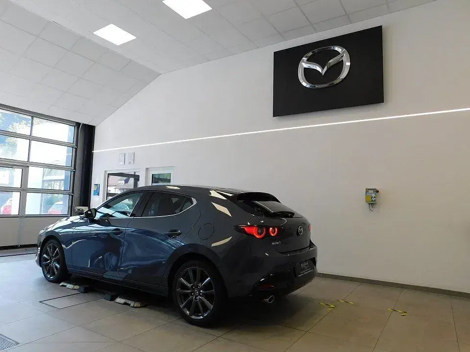 Gebraucht Mazda 3 Center-Line 140 PS (102 kW) 2025 Grau Limousine