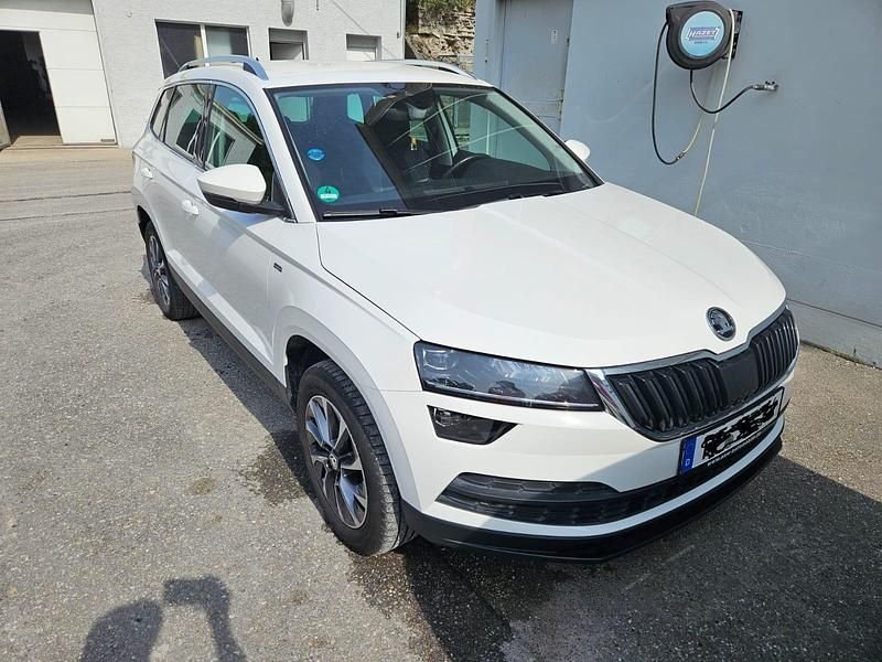 Weiß Gebraucht 2020 Skoda Karoq SUV | 21.900 € (Guter Preis) - Bild 1/4