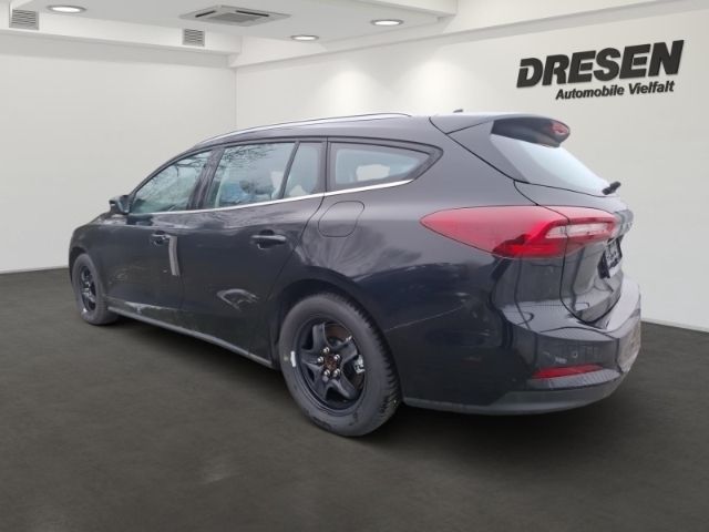 Gebraucht Ford Focus Titanium 125 PS (91 kW) 2023 Obsidianschwarz metallic Kombi