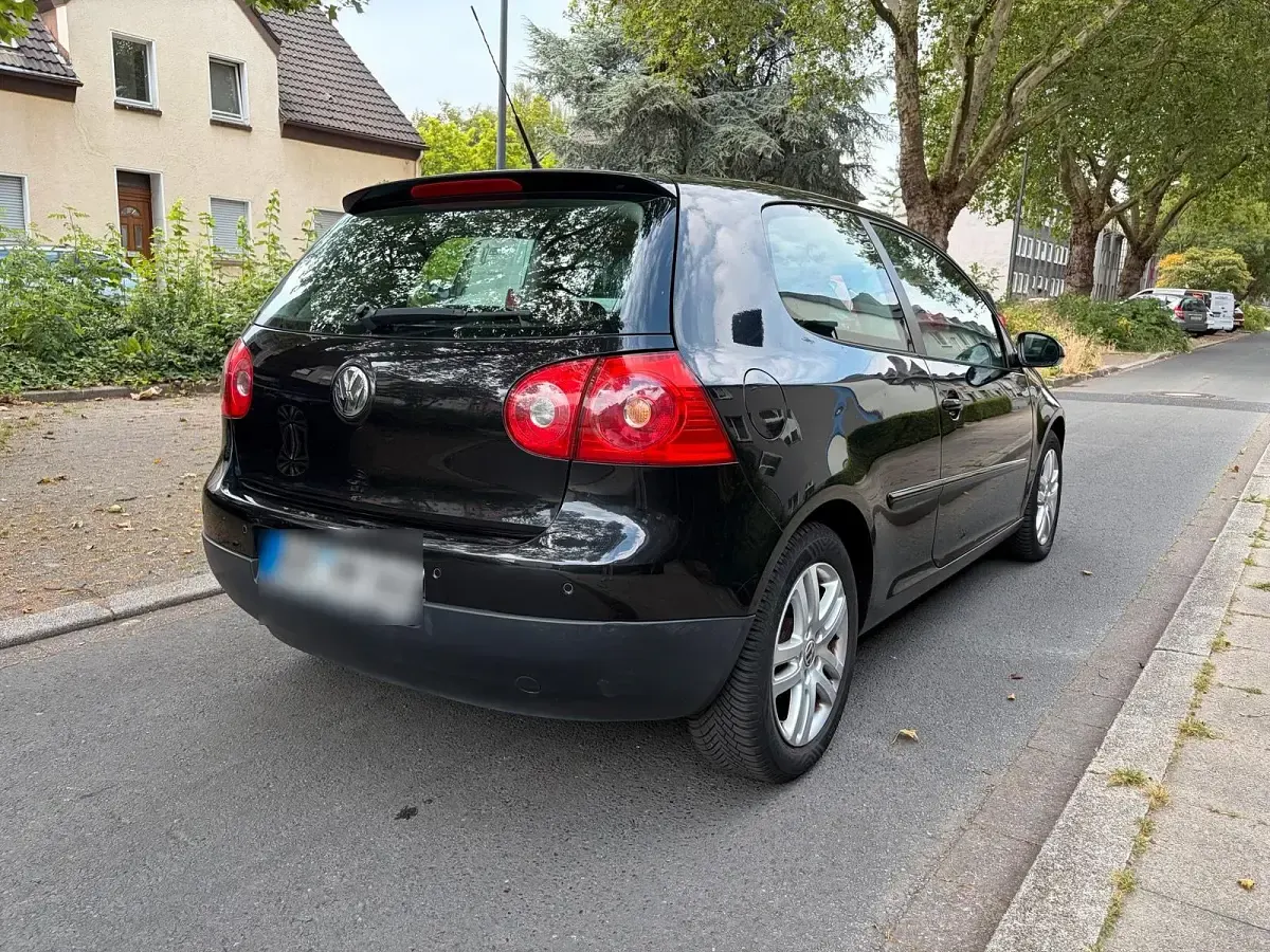 Gebraucht VW Golf V Edition 140 PS (102 kW) 2006 Schwarz Kleinwagen