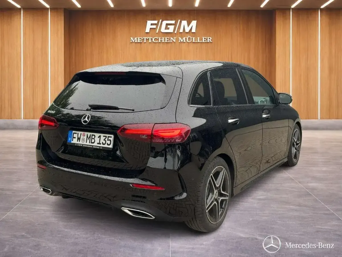 Gebraucht Mercedes B180 AMG 136 PS (100 kW) 2026 Schwarz Kleinwagen