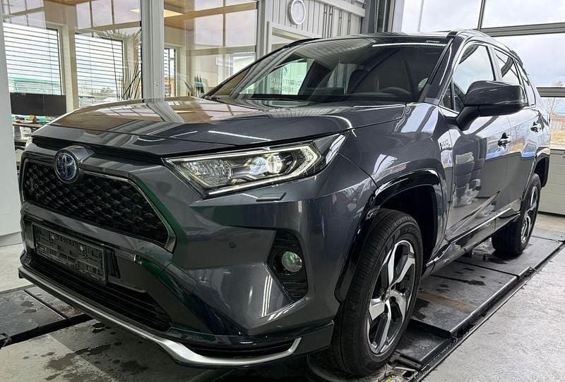 Gebraucht Toyota RAV4 Hybrid 185 PS (136 kW) 2022 Grau SUV