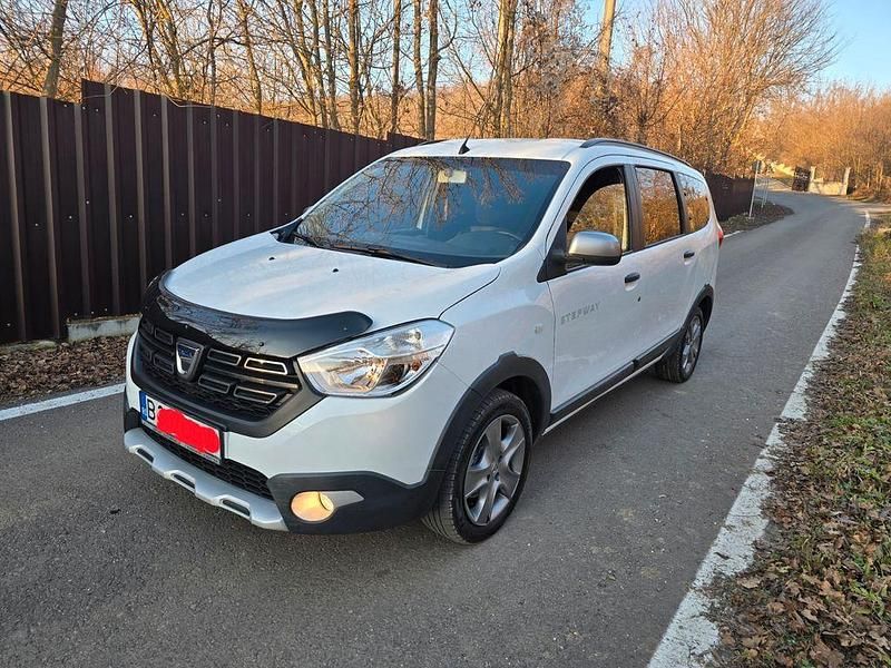 Schwarz Gebraucht 2021 Dacia Lodgy Van / Kleinbus | 8.500 € - Bild 1/4