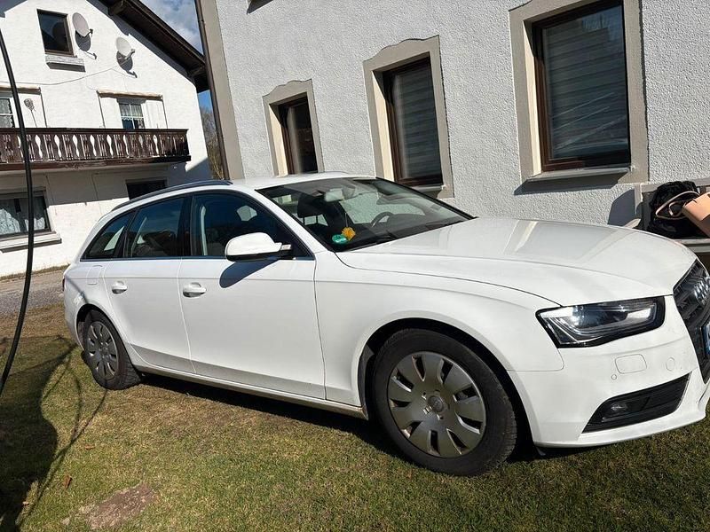 Gebraucht Audi A4 Ambiente 136 PS (100 kW) 2014 Weiß Kombi