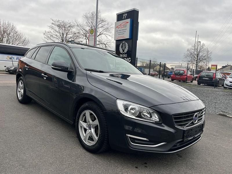 Gebraucht Volvo V60 Momentum 120 PS (88 kW) 2017 Grau Kombi
