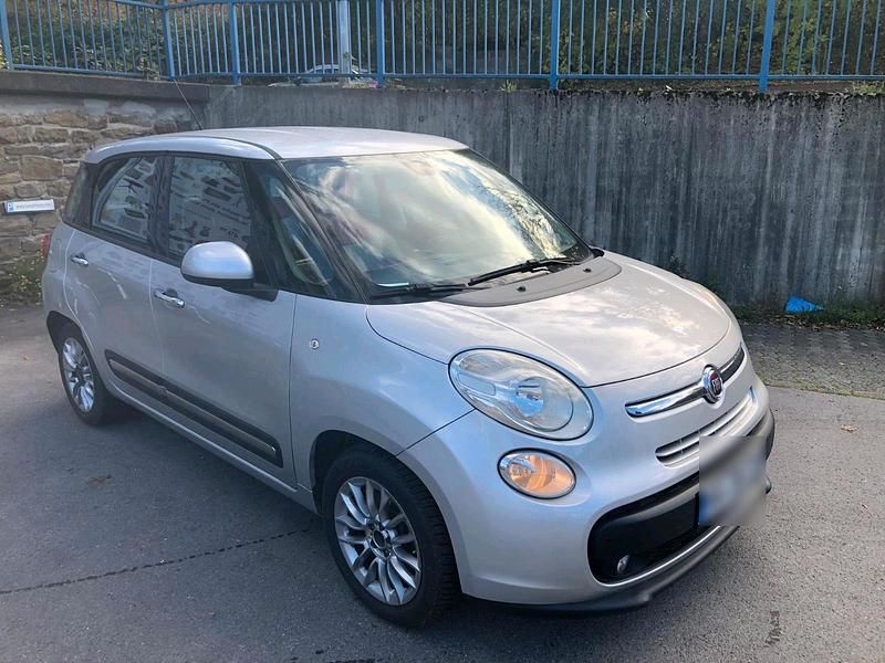 Grau Gebraucht 2014 Fiat 500L Van / Kleinbus | 3.699 € (Superpreis) - Bild 1/4