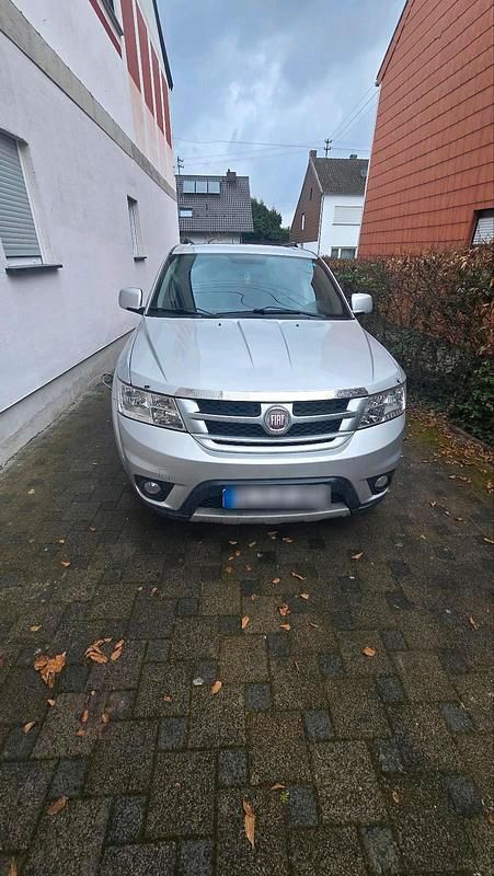 Gebraucht Fiat Freemont 140 PS (102 kW) 2011 Silber SUV