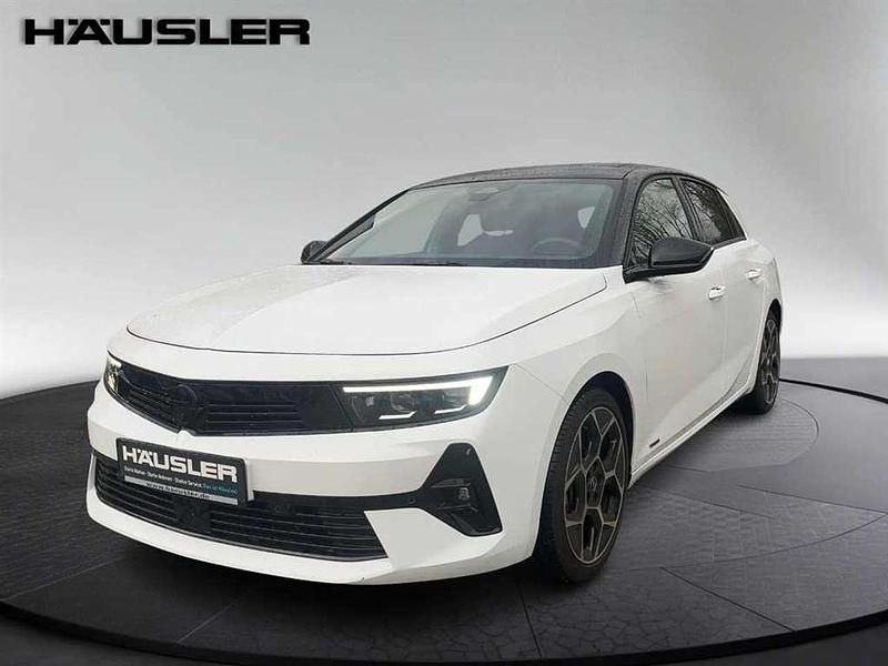 Weiß Gebraucht 2022 Opel Astra Ultimate Limousine | 22.490 € (Etwas zu teuer) - Bild 1/4