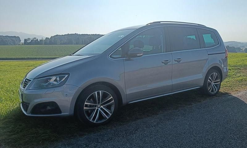 Silber Gebraucht 2022 Seat Alhambra FR-Line Van / Kleinbus | 39.750 € - Bild 1/4