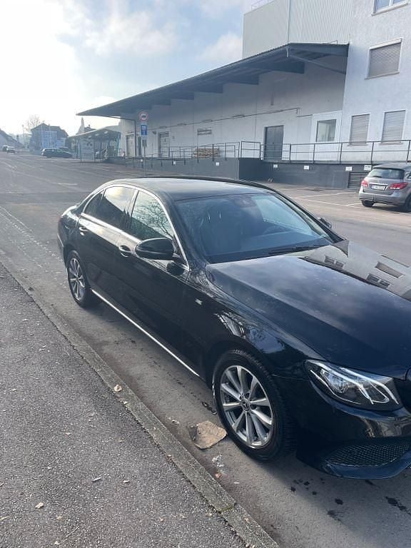 Gebraucht Mercedes E220 Exclusive 194 PS (142 kW) 2016 Schwarz Limousine