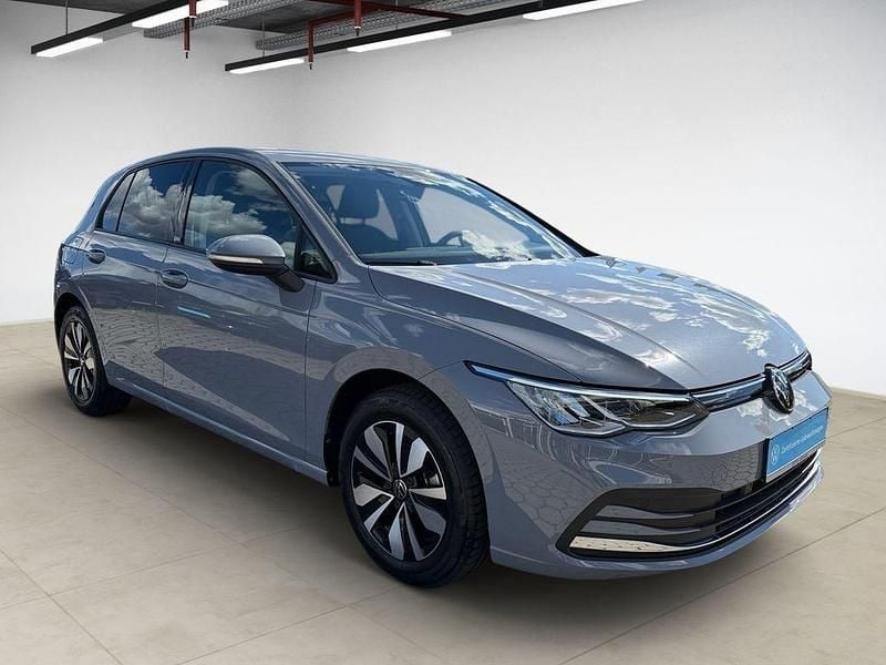 Gebraucht VW Golf VIII Life 116 PS (85 kW) 2024 Mondsteingrau Limousine