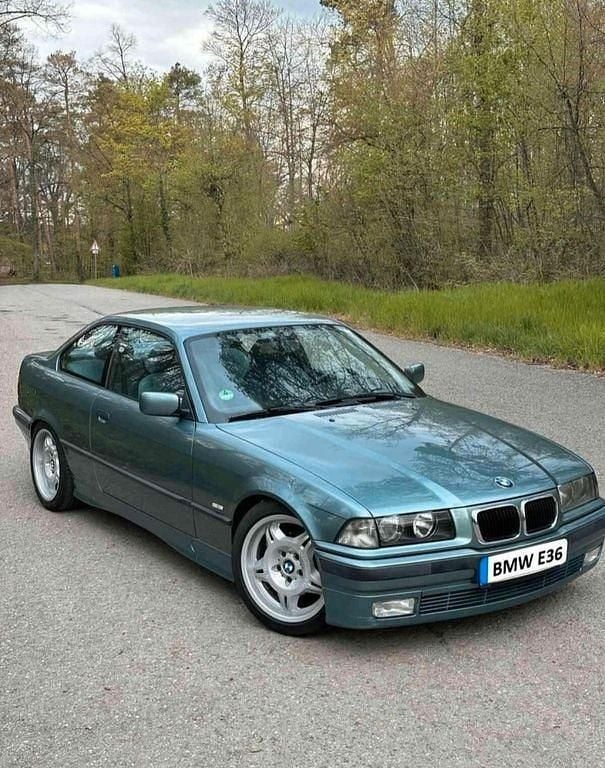 Grün Gebraucht 1996 BMW 320 Performance Coupé | 10.999 € (Fairer Preis) - Bild 1/4