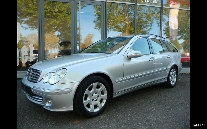 Gebraucht Mercedes 180 143 PS (105 kW) 2005 Silber Limousine