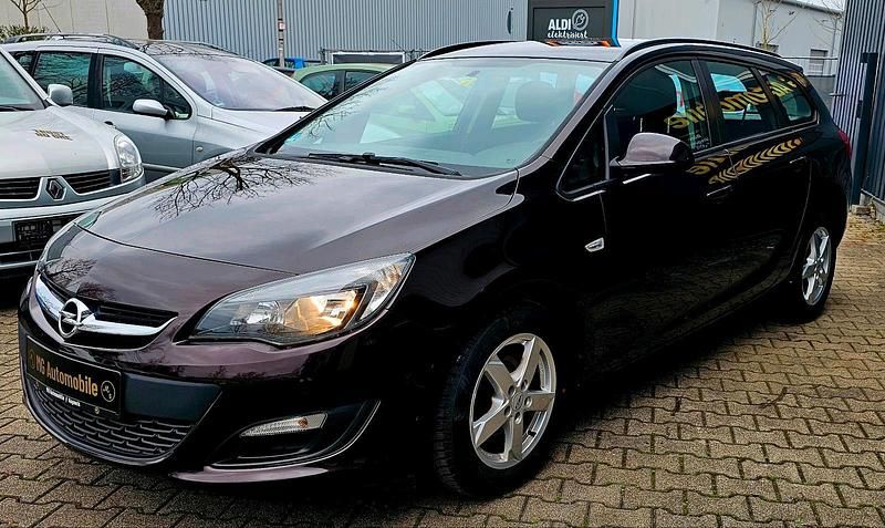 Gebraucht Opel Astra Edition 120 PS (88 kW) 2014 Grau Kombi