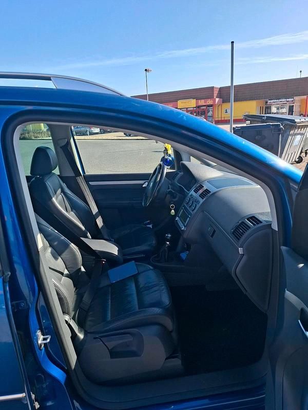 Gebraucht VW Touran 140 PS (102 kW) 2007 Blau Van / Kleinbus