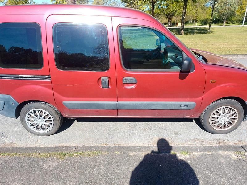 Second-hand Renault Kangoo 75 CP (55 kW) 2003 Roșu Monovolum