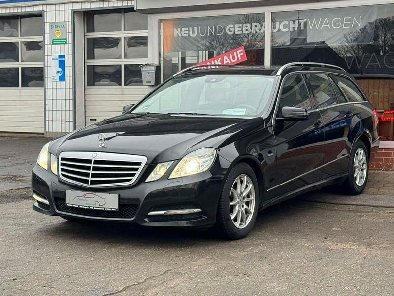 Gebraucht Mercedes E300 231 PS (169 kW) 2011 Schwarz Limousine