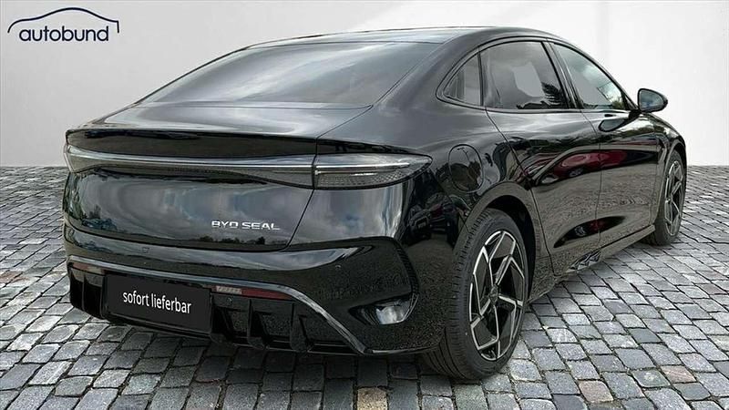 Neu BYD Seal Design 230 kW (313 PS) 2025 Schwarz / space black Limousine