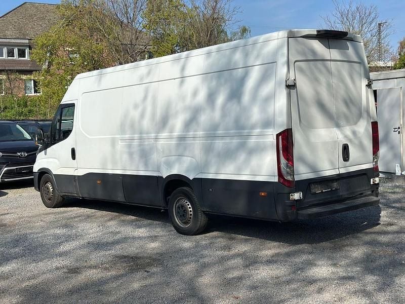Gebraucht Iveco Daily 136 PS (100 kW) 2020 Weiß Van / Kleinbus