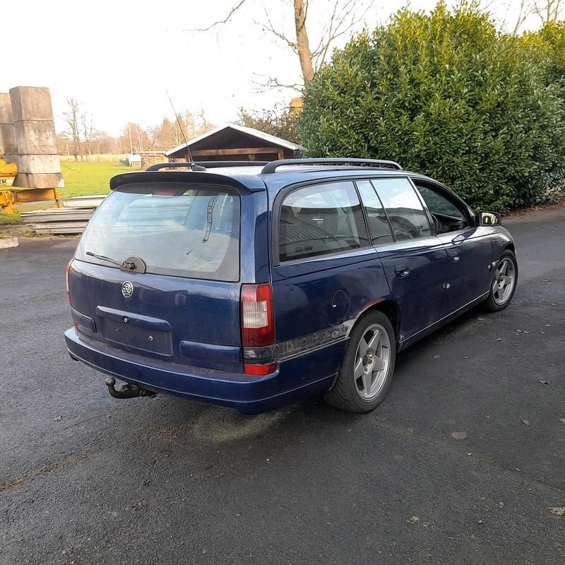 Gebraucht Opel Omega 218 PS (160 kW) 2001 Blau Kombi
