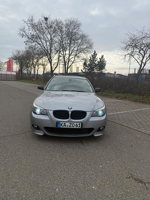 Gebraucht BMW 530 M Sport 218 PS (160 kW) 2004 Grau Kombi