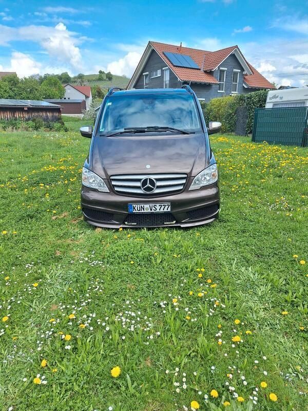 Braun Gebraucht 2013 Mercedes Viano Van / Kleinbus | 25.000 € (Teuer) - Bild 1/4