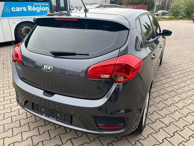 Gebraucht Kia Ceed 99 PS (72 kW) 2017 Kleinwagen