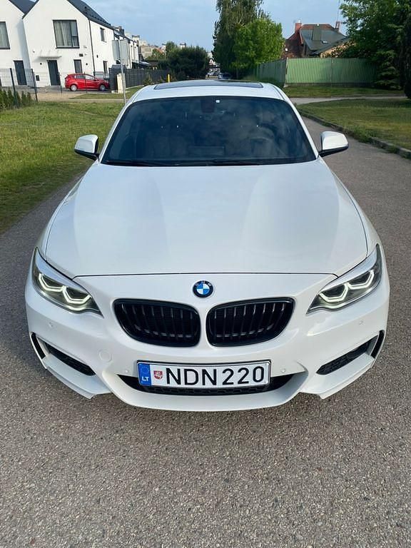 Weiß Gebraucht 2017 BMW 220 Performance | 17.000 € (Guter Preis) - Bild 1/4