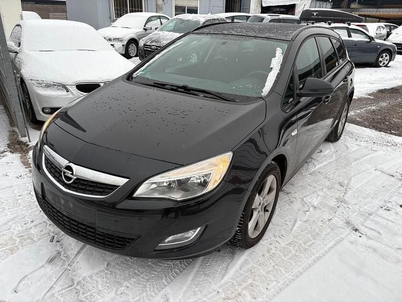 Gebraucht Opel Astra Design Edition 131 PS (96 kW) 2011 Schwarz Kombi